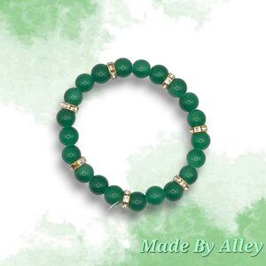 Handmade Emerald Green 8mm Round Glass Beaded Bracelet with Gold Spacers